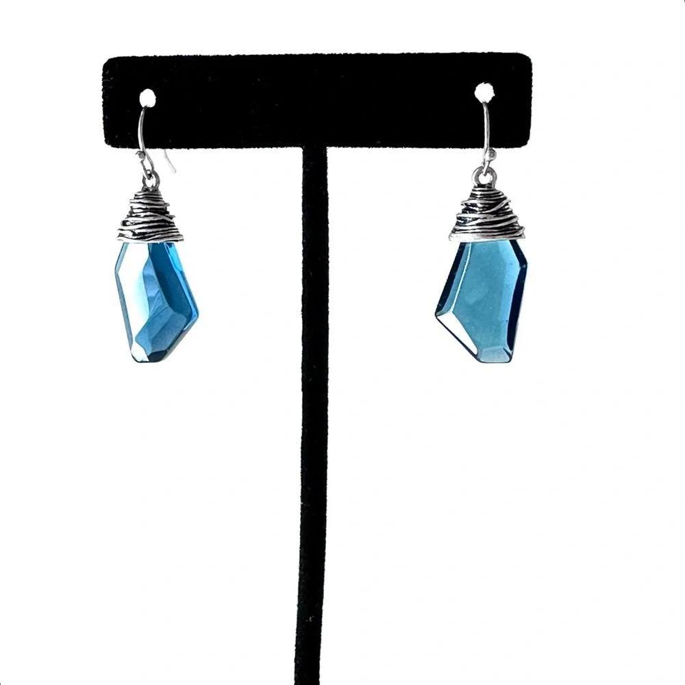 CHICO’s Wire-wrapped Azure Blue Gemstone Hook Earrings NWT - Picture 3 of 8